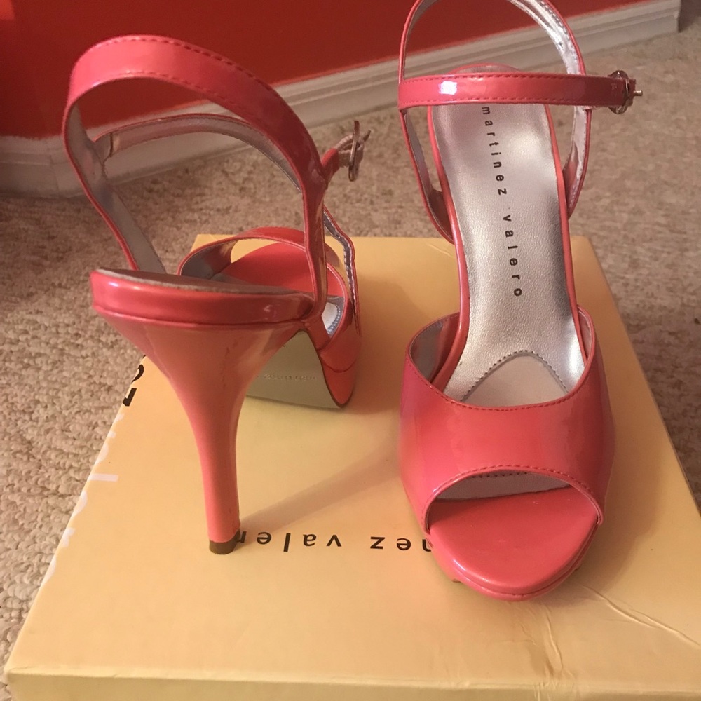 Never worn Martinez Valero pump sandal